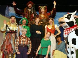 Chippy Panto Amanda Holden with Cast of Jack in the Cotswolds